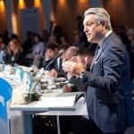 Decarbonizzazione dei trasporti: Luca de Meo sollecita una cooperazione globale